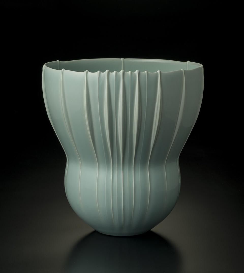 青磁堆磁線文鉢