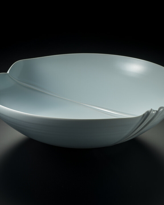 青磁堆磁線文鉢