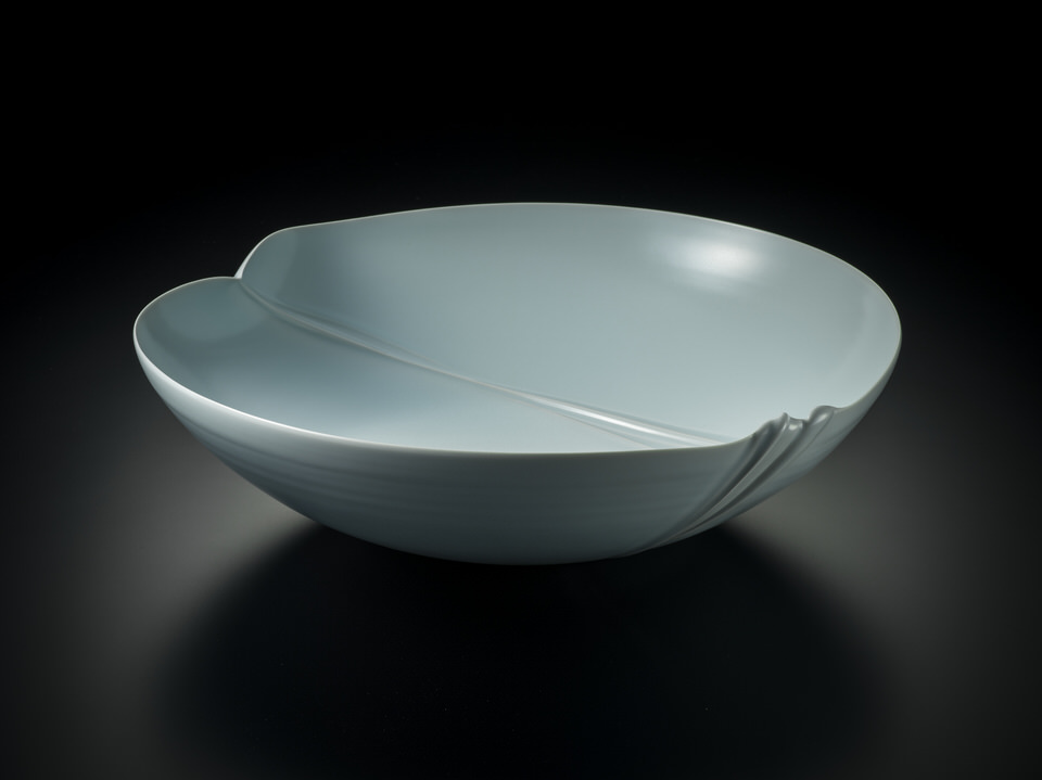 青磁堆磁線文鉢