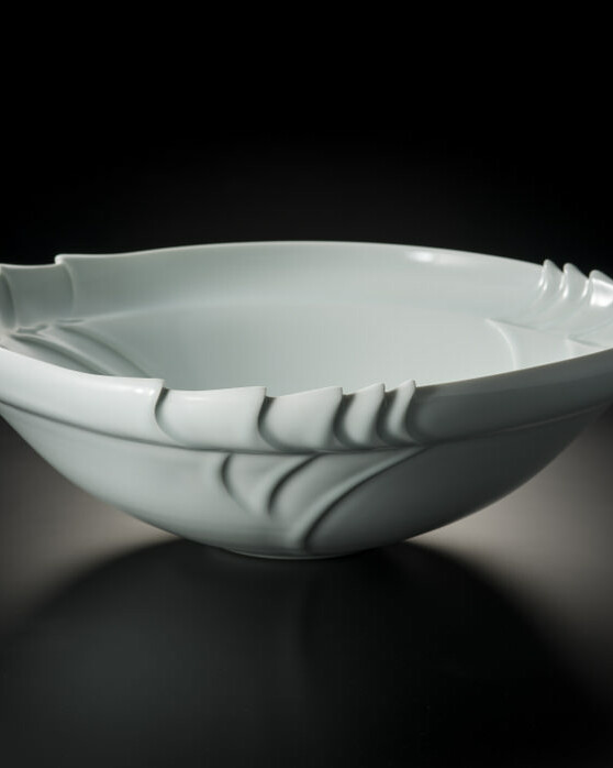 白磁堆磁線文鉢