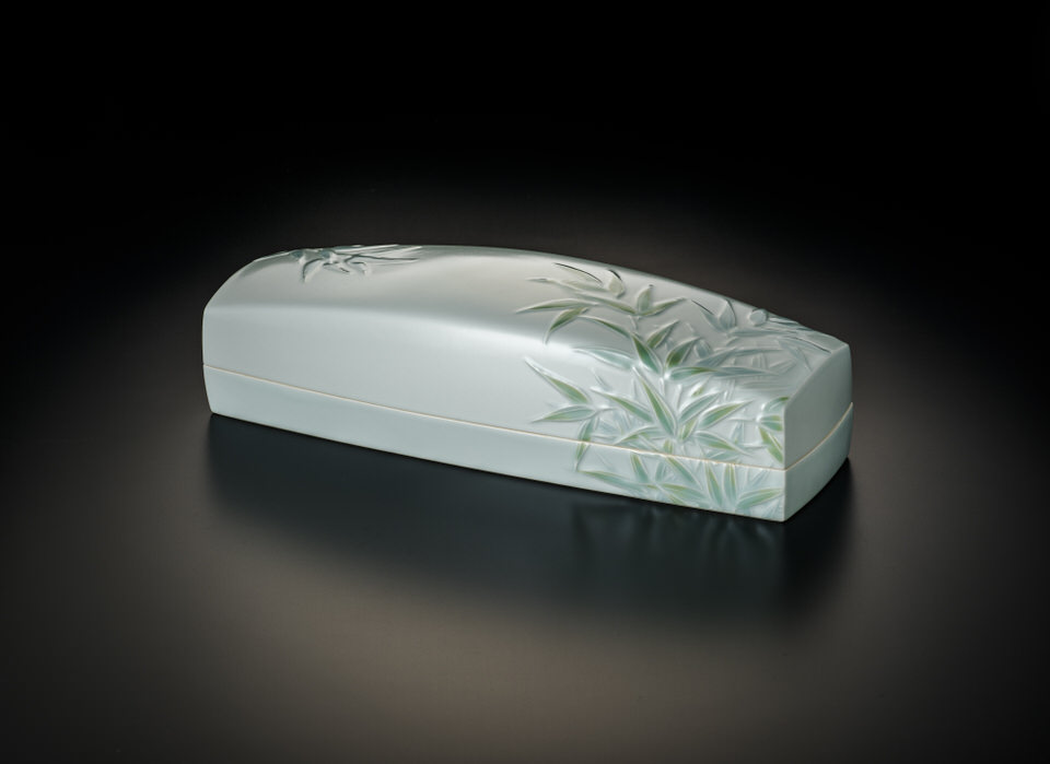 堆磁釉彩笹文陶筥